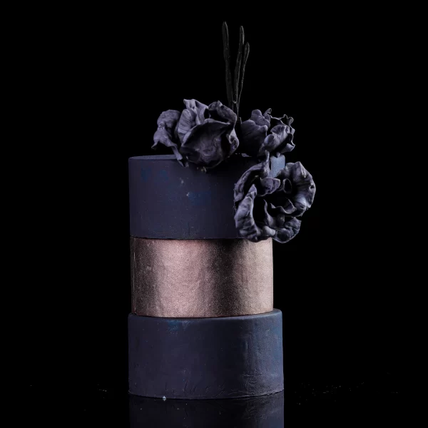 Pastel Negro con Gold Rose